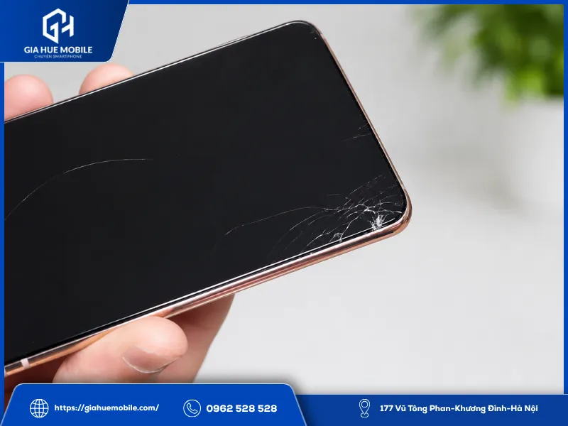 Kính màn hình bị vỡ do va đập