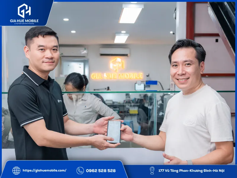 Bàn giao máy tới tay khách hàng