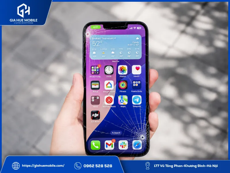 Mặt kính iPhone 16e bị nứt vỡ do bị đè nén mạnh