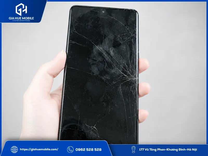 Rơi từ trên cao khiến kính màn hình bị vỡ