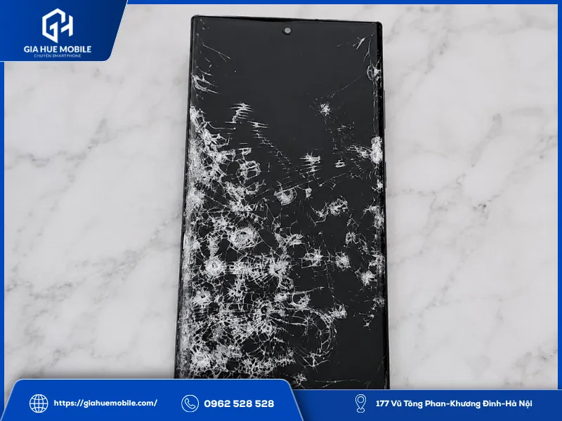 Mặt kính Samsung S22 Ultra bị nứt, vỡ do rơi từ trên xuống