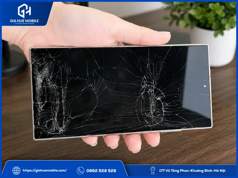 Điện thoại xuất hiện vết nứt, vỡ