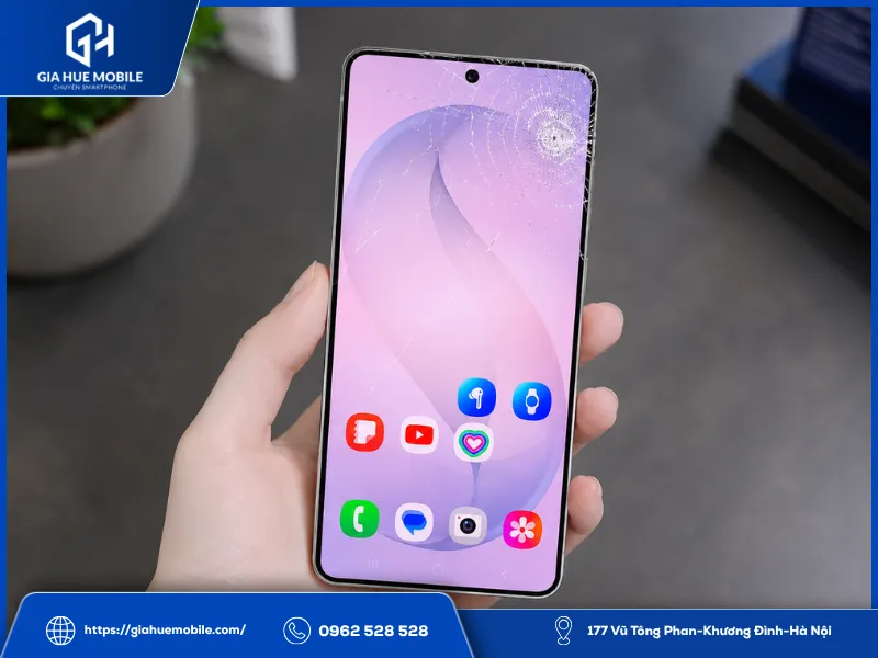 Mặt kính màn hình bị vỡ do va đập mạnh