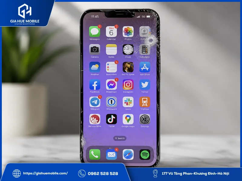 Mặt kính iPhone 14 Plus bị nứt vỡ do rơi từ trên cao