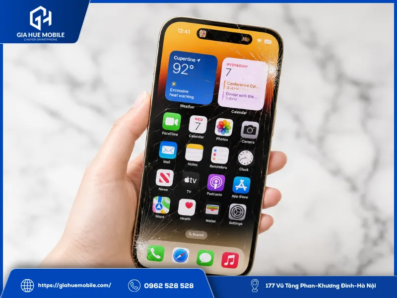 Mặt kính iPhone 14 Pro bị nứt vỡ do rơi từ trên cao