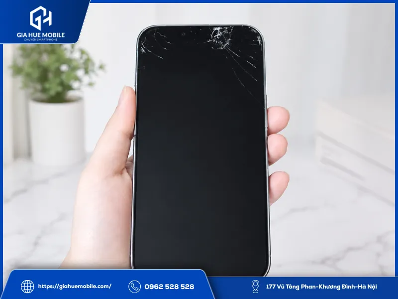 Điện thoại iPhone 14 nứt vỡ mặt kính do bị va đập mạnh