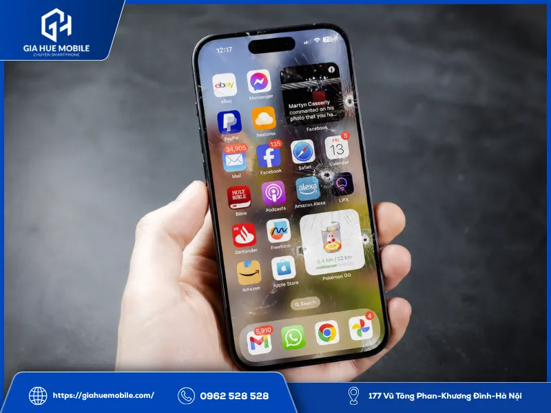 Mặt kính ngoài điện thoại iPhone 15 bị vỡ do va đập mạnh