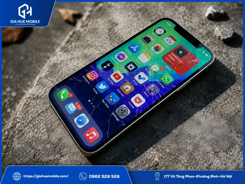 Rơi từ trên cao khiến mặt kính iPhone 12 nứt vỡ