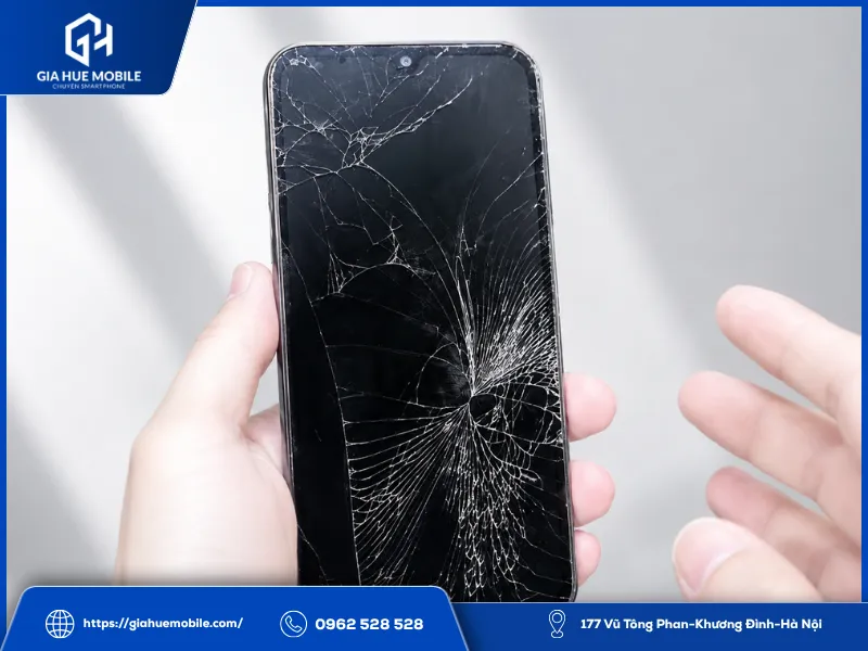 Mặt kính Samsung S22 xuất hiện vết nứt, vỡ do rơi từ trên cao