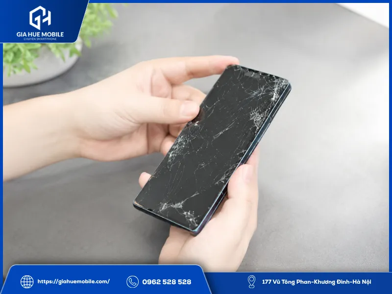 Kính màn hình bị nứt, vỡ gây ảnh hưởng trong quá trình sử dụng