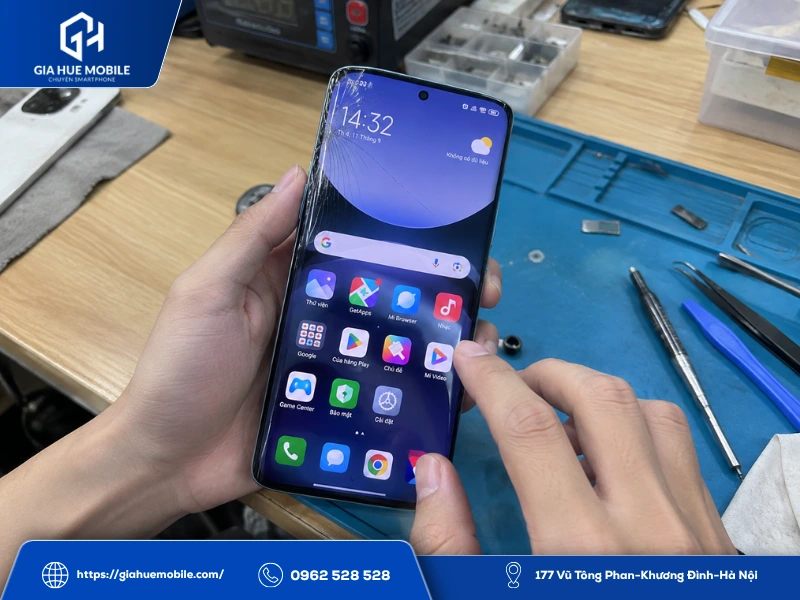 Kiểm tra màn hình Redmi Note 14 pro plus trước khi thay kính