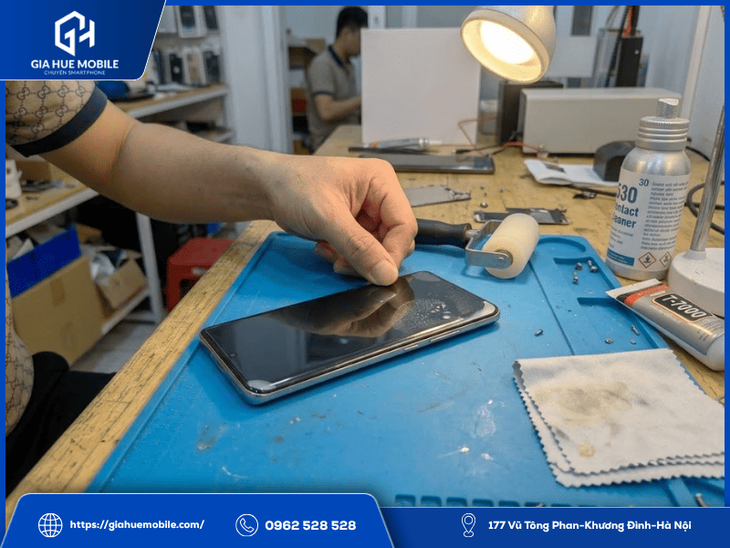 Vì sao Vivo X200 Pro có thể bị hở viền hoặc nổi bọt sau khi ép kính?