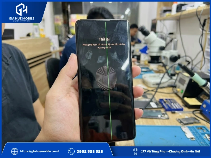 Ép kính OPPO Reno 10 5G có ảnh hưởng đến vân tay không