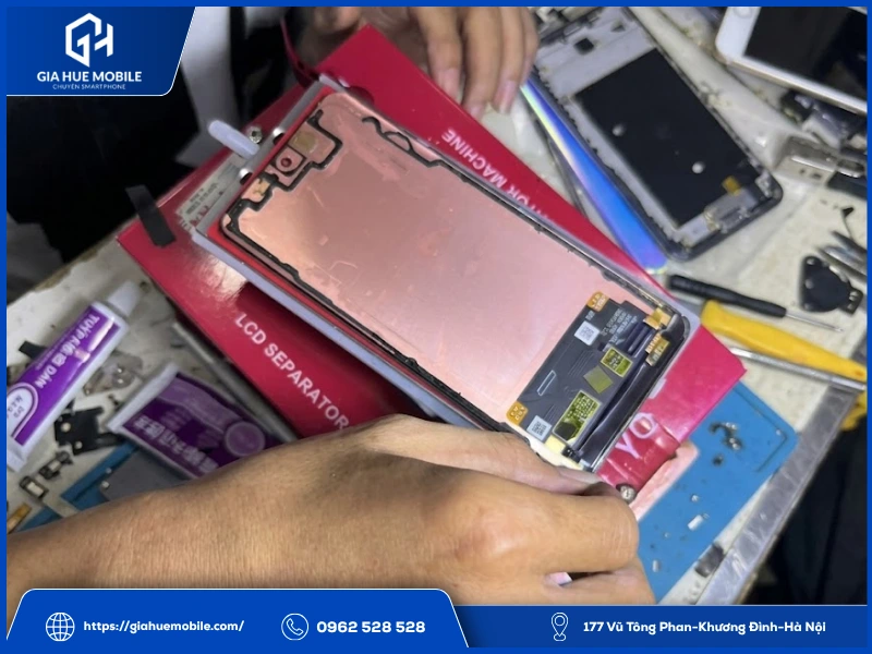 Thay kính OPPO Reno 10 5G có giữ được màn hình zin không