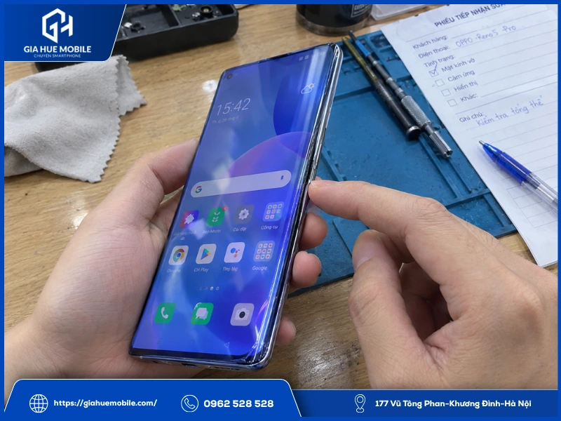 Vì sao OPPO Reno 5 Pro có thể bị hở viền sau khi ép kính